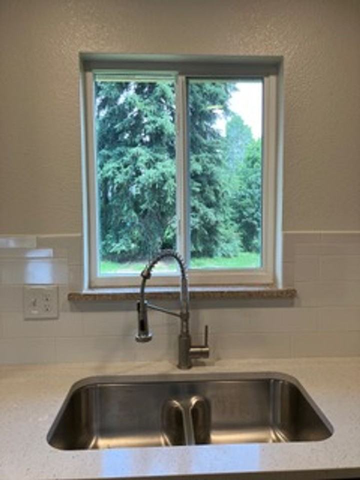 520 Columbia Rd - Photo 3 of 12