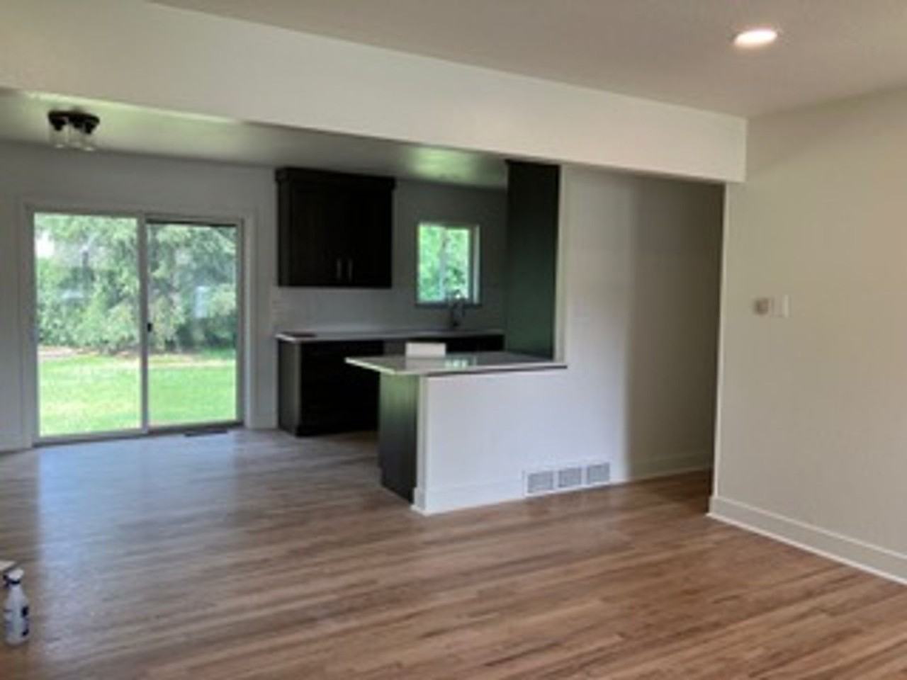520 Columbia Rd - Photo 5 of 12