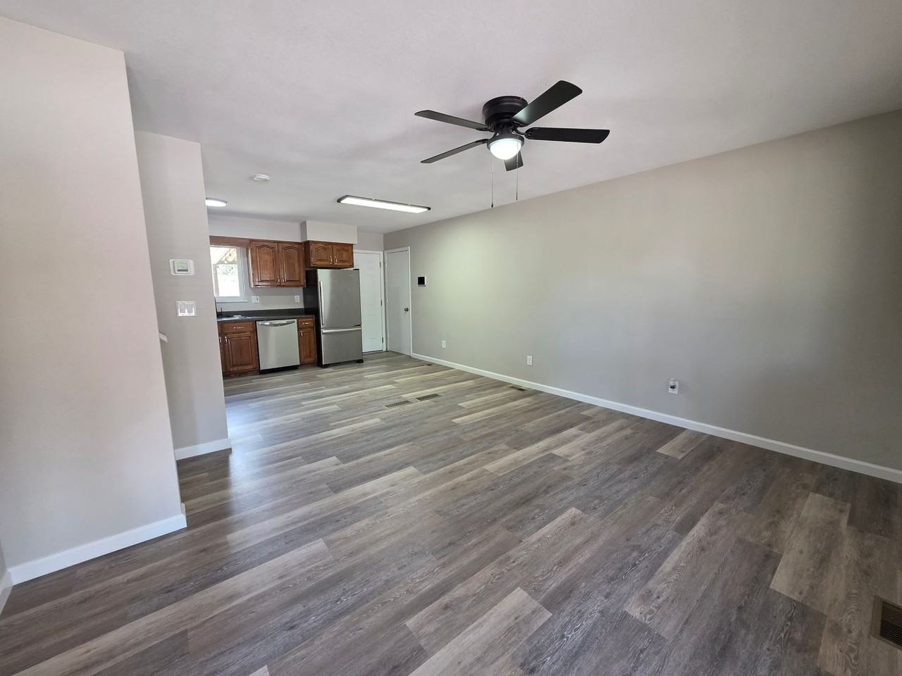 4320 Dewey Dr - Photo 3 of 18