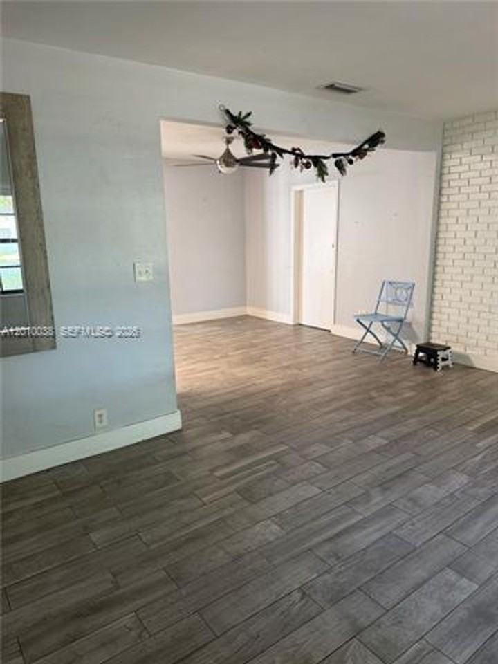 1140 Wren Ave - Photo 5 of 13