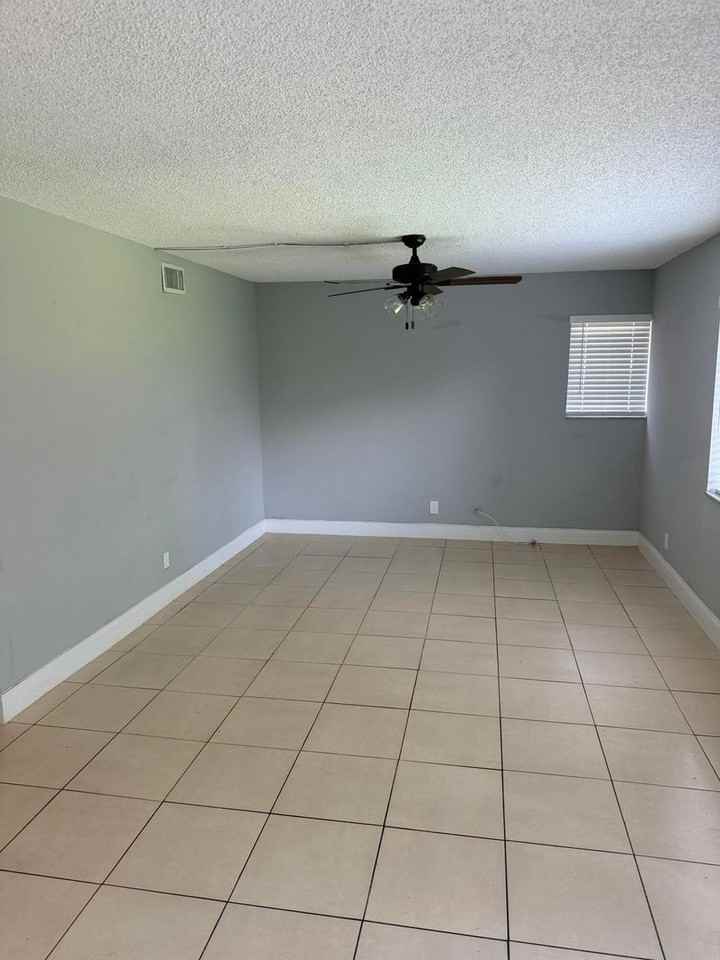 5031 Nw 6th St #5031 - Photo 4 of 7
