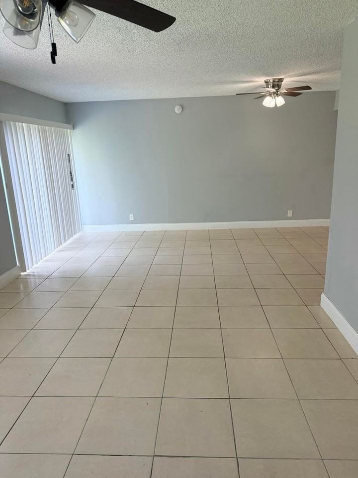 5031 Nw 6th St #5031 - Photo 5 of 7