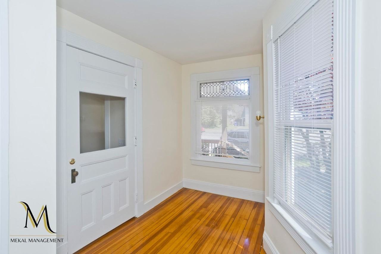 208 Fort Pleasant Ave - Photo 4 of 50