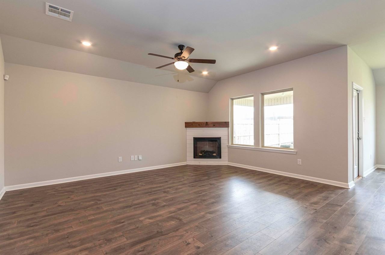 102 Border Ct - Photo 3 of 14
