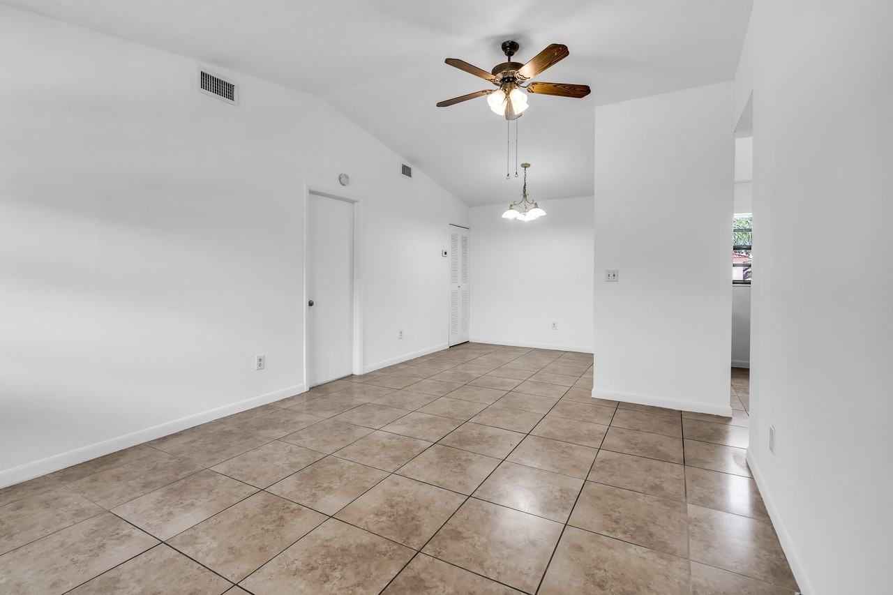 18206 Mediterranean Boulevard #5-21 - Photo 7 of 26