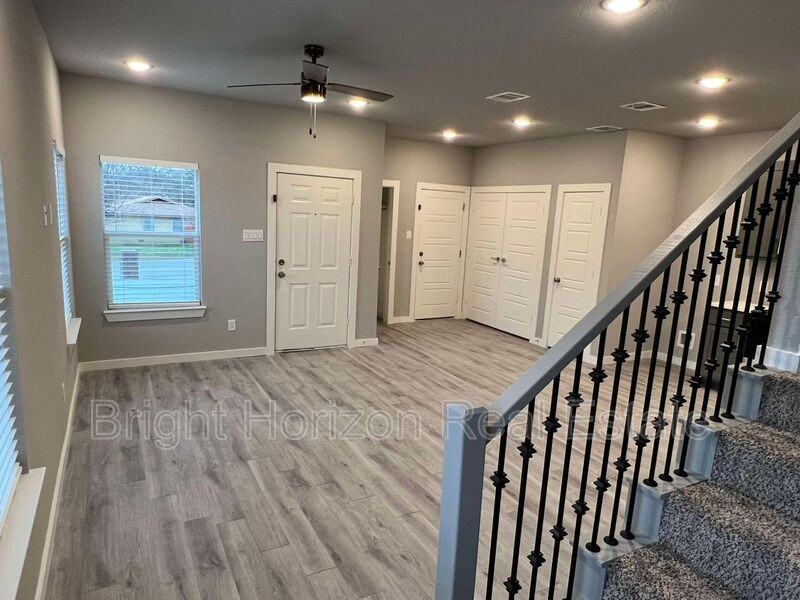 3161 Francis Dr - Photo 6 of 27