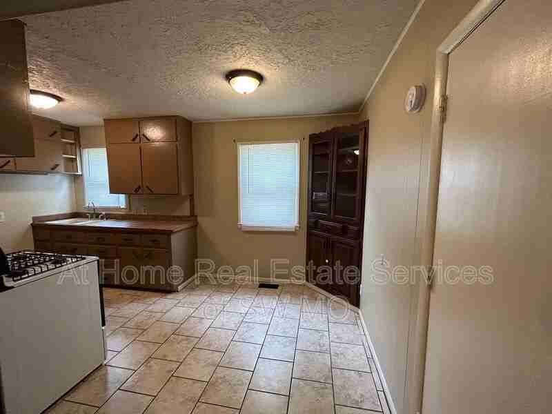 2329 W Bodeb St - Photo 3 of 9
