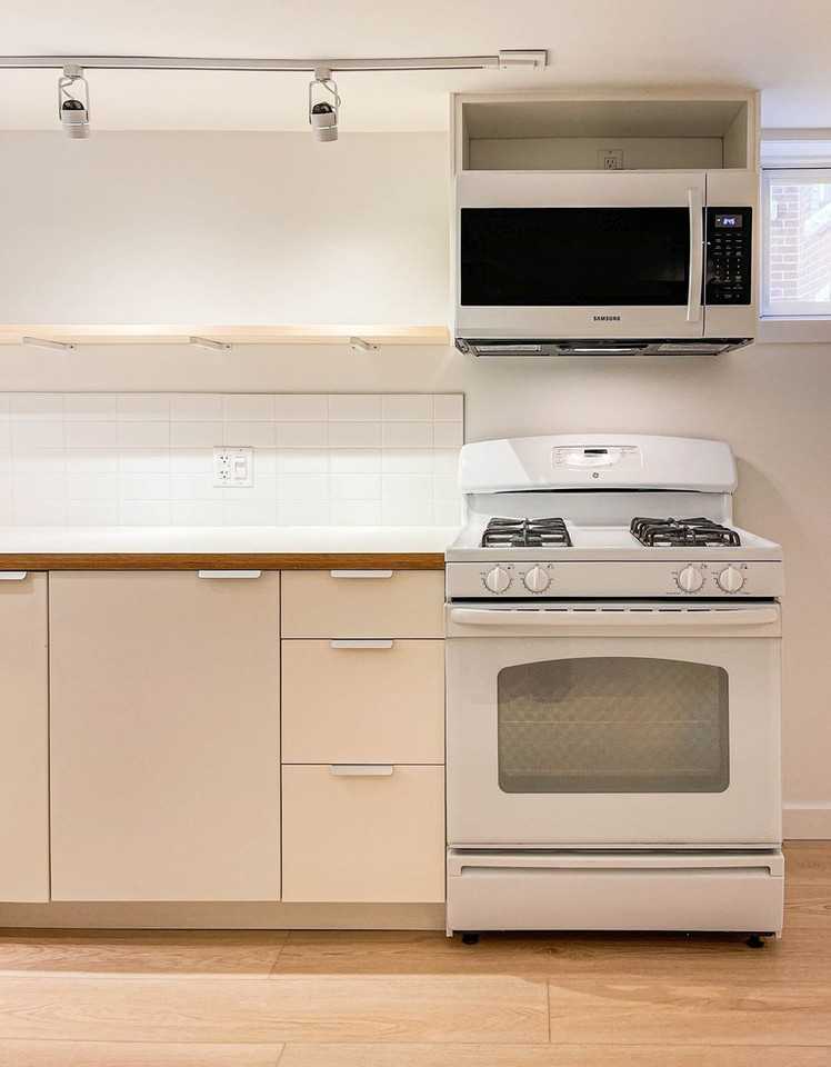 190 Saint Clarens Ave - Photo 3 of 7