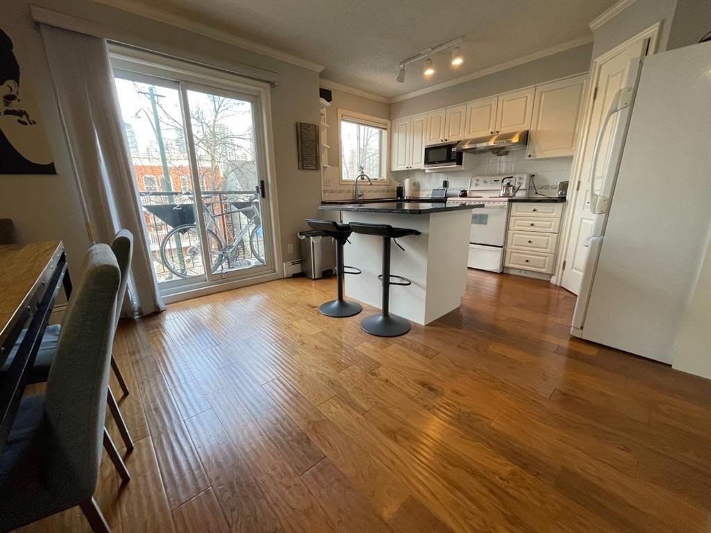 1505 11 St Sw - Photo 5 of 17