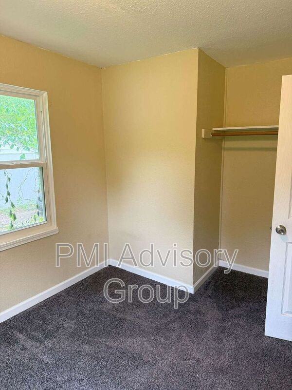 2524 Sw Valley Brook Ln - Photo 5 of 13