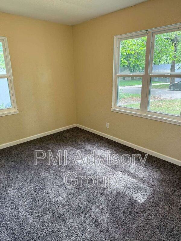 2524 Sw Valley Brook Ln - Photo 6 of 13
