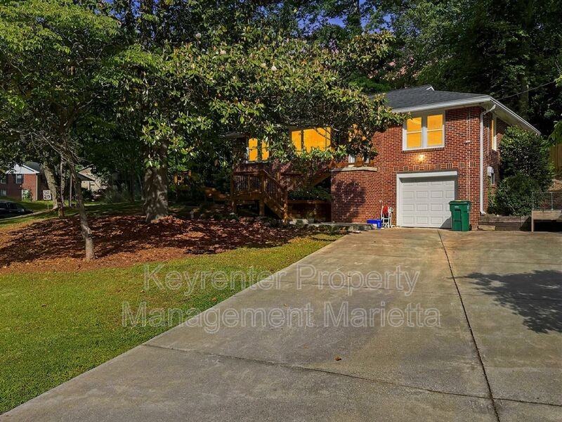 2771 Stonecreek Rd Se - Photo 2 of 30