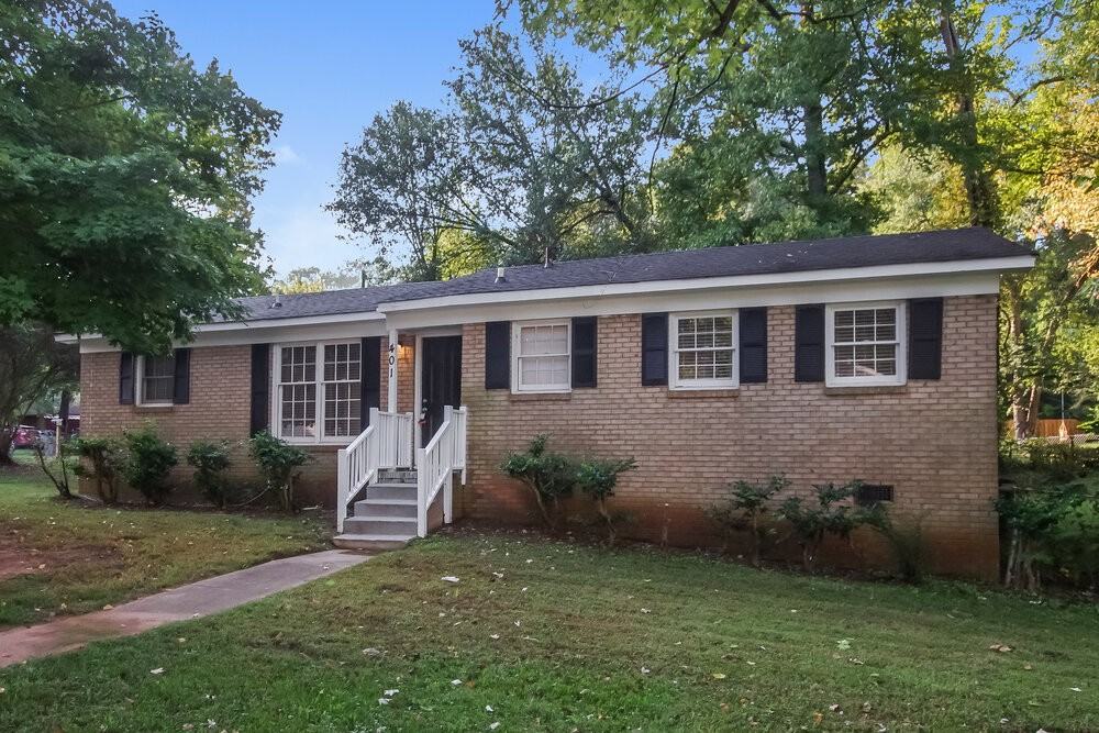 401 Sleepy Hollow Rd - Photo 2 of 16