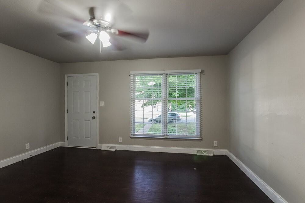 401 Sleepy Hollow Rd - Photo 4 of 16