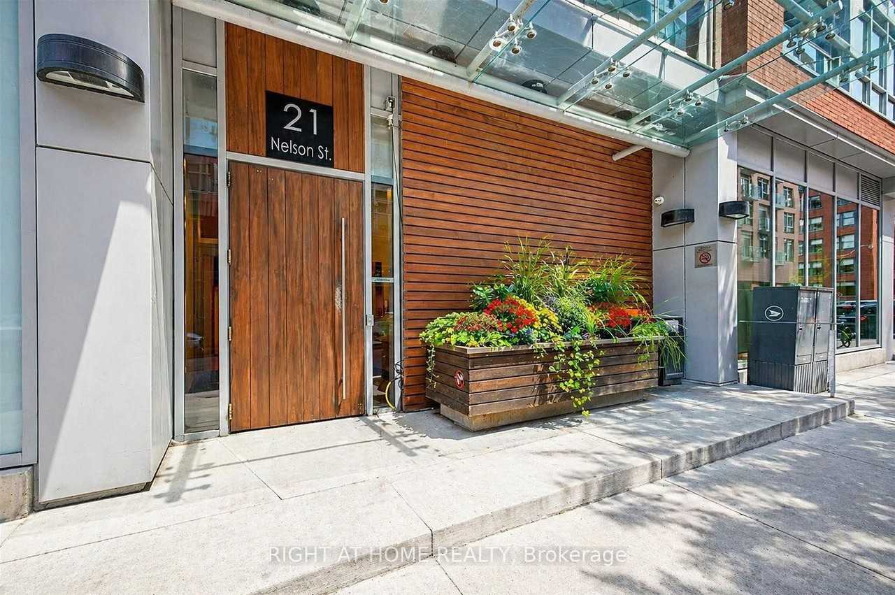 21 Nelson Street - Photo 2 of 44