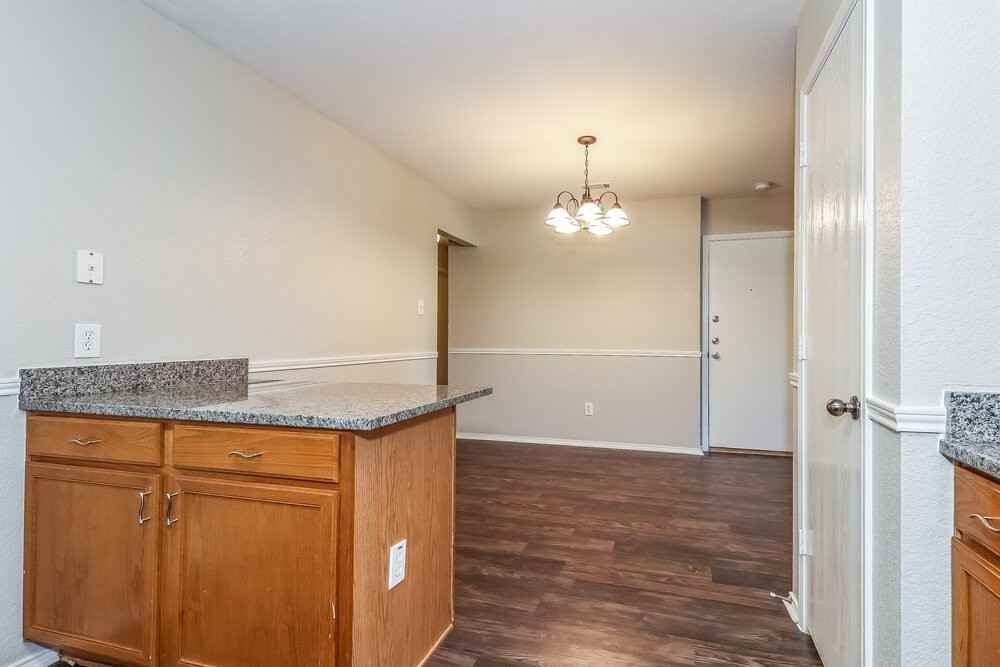 2745 Briscoe Dr - Photo 5 of 16