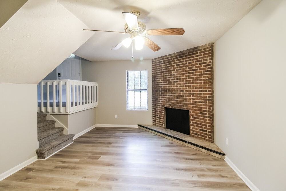 5545 Rock Springs Rd - Photo 5 of 18