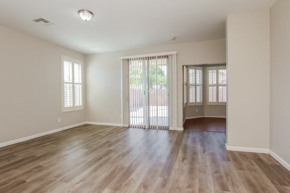 3432 W Apollo Rd - Photo 4 of 16