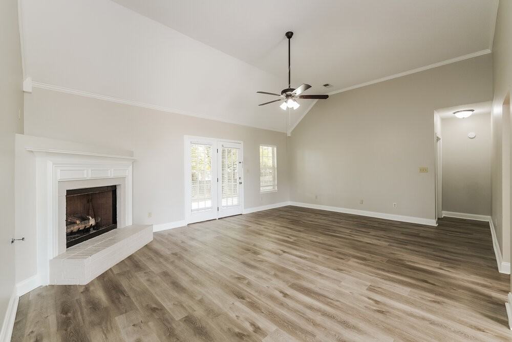 2346 Kindlewood Dr - Photo 4 of 17