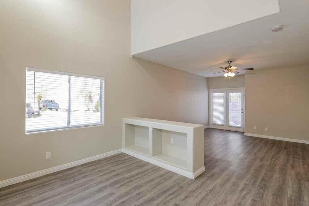 1132 Aldenwood Ave - Photo 4 of 20