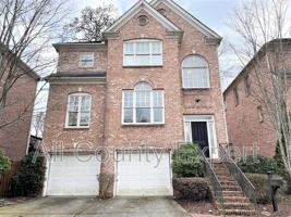 featured image of 895 Lenox Ct Ne
