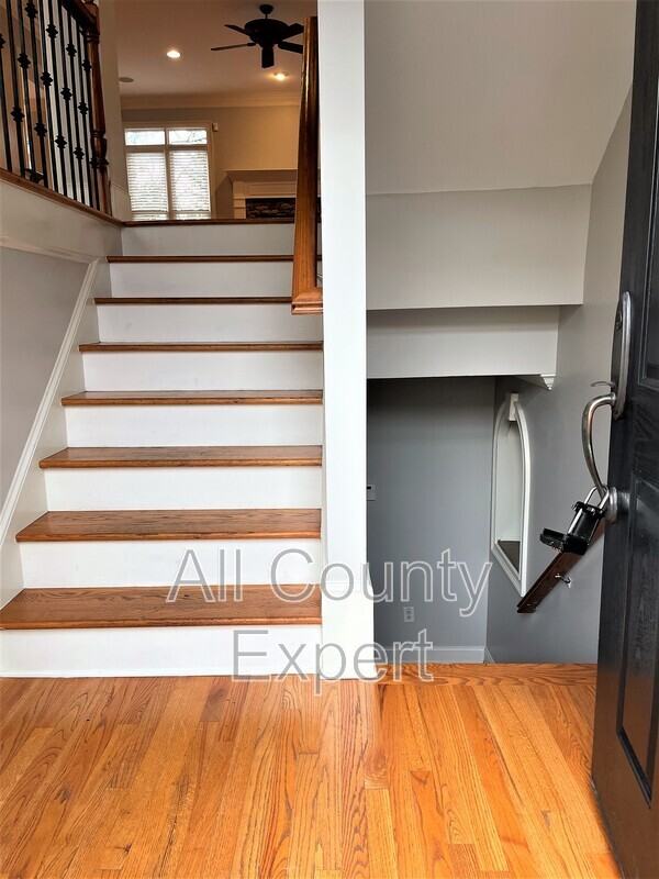 895 Lenox Ct Ne - Photo 2 of 28