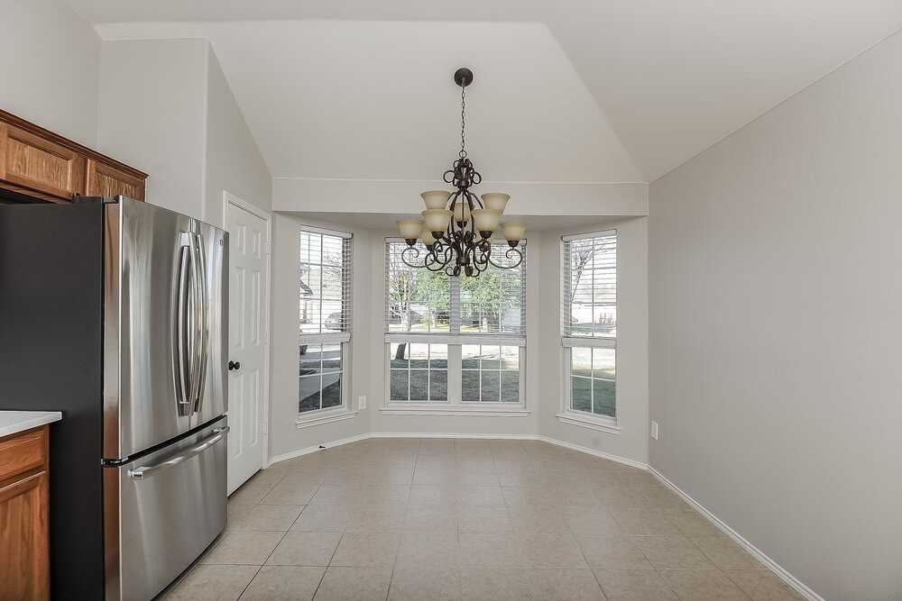 320 Foreston Dr - Photo 6 of 16