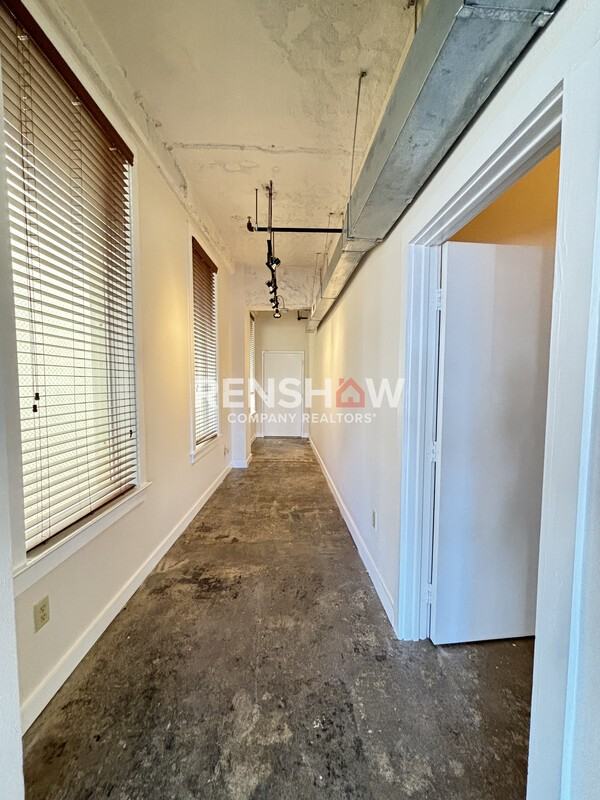 245 Madison Ave #604 - Photo 2 of 15