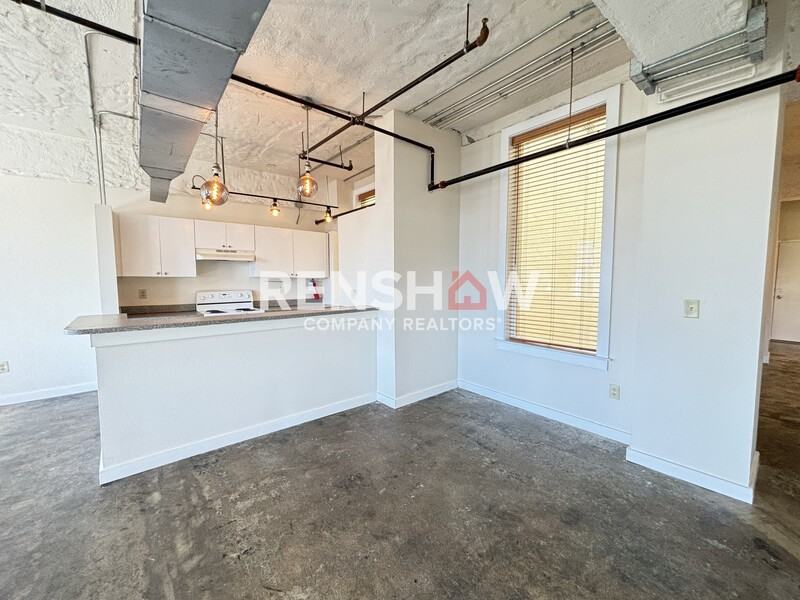 245 Madison Ave #604 - Photo 3 of 15