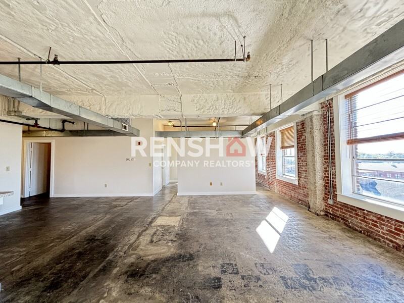 245 Madison Ave #604 - Photo 4 of 15
