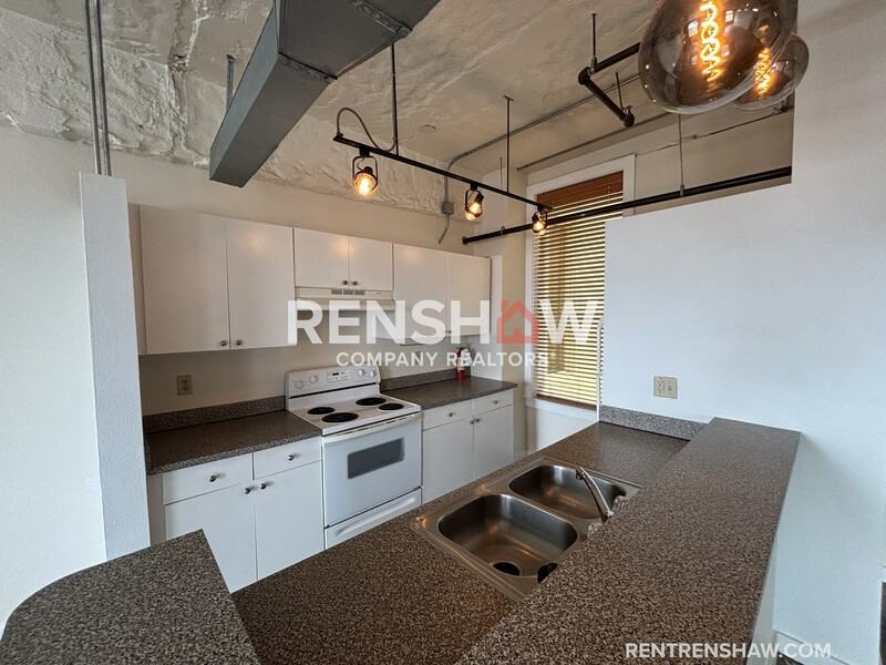 245 Madison Ave #604 - Photo 7 of 15