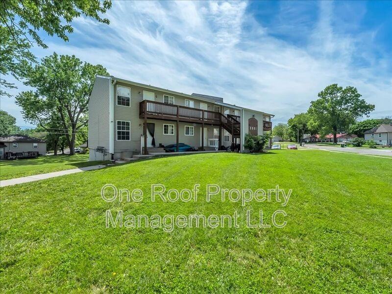2001 Chateau Dr - Photo 3 of 29
