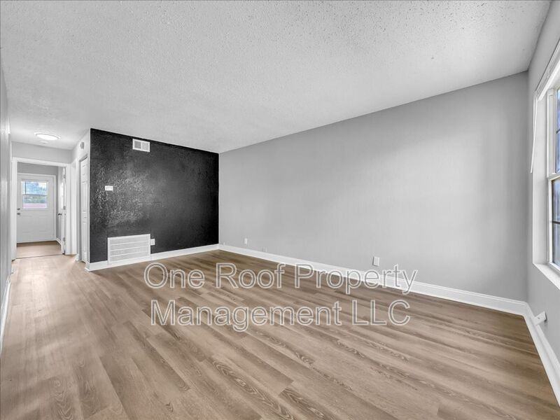2001 Chateau Dr - Photo 6 of 29