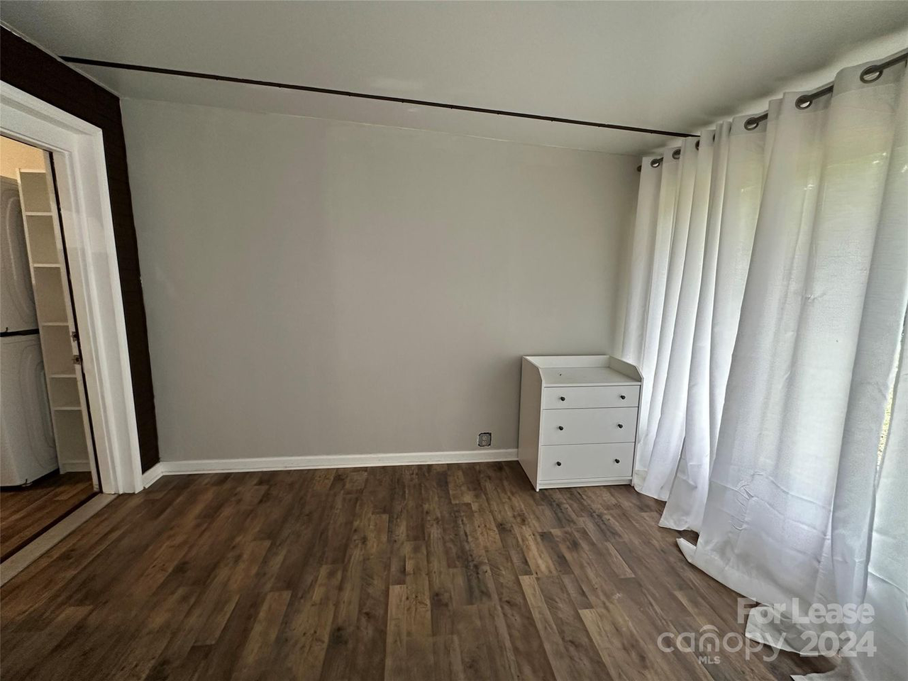 2407 Elizabeth Ave #2407B - Photo 6 of 7