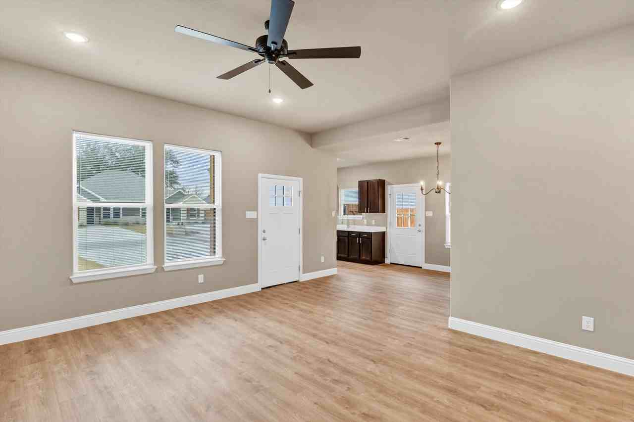 406 Lakeview St #A - Photo 5 of 14