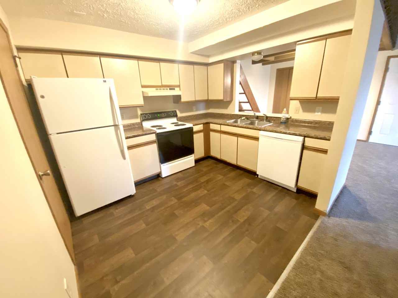 1876 Ledgewood Blvd Ne #A10 - Photo 4 of 9