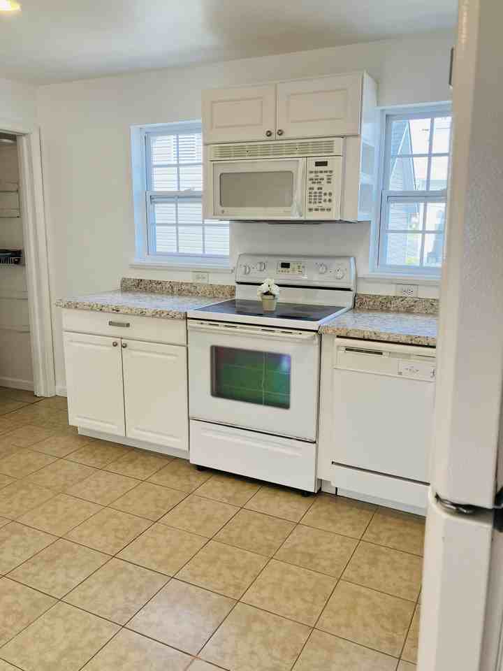 120 Fleming St #A - Photo 6 of 20