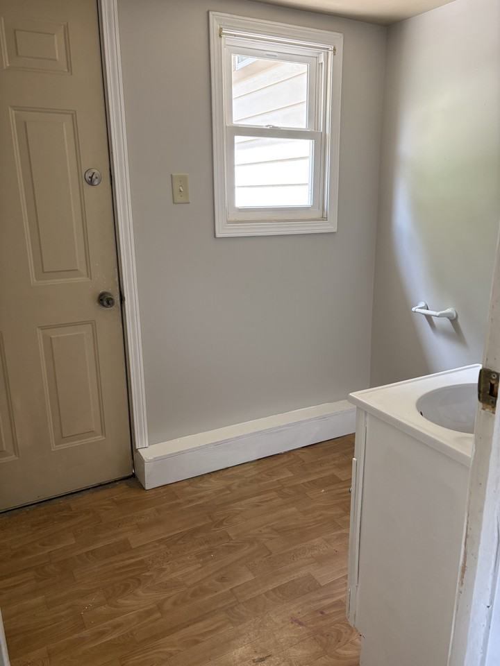 1009 N 12th St #NA - Photo 6 of 12