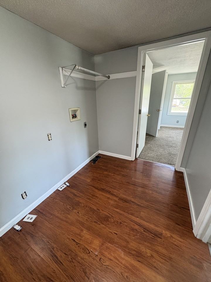 1009 N 12th St #NA - Photo 7 of 12