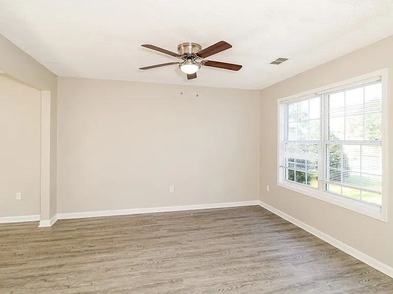 400 Castle Ridge Dr #NA - Photo 5 of 14