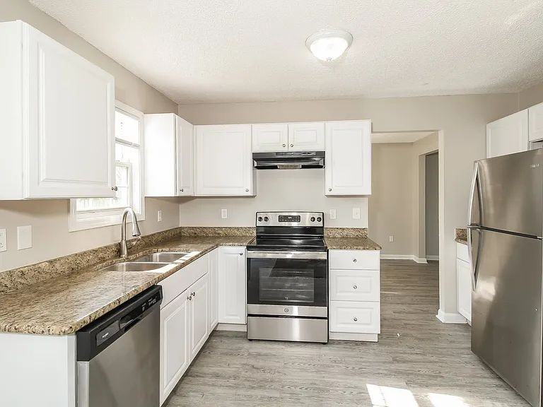 400 Castle Ridge Dr #NA - Photo 7 of 14