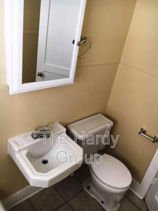413 3rd Ave Nw - Photo 2 of 9