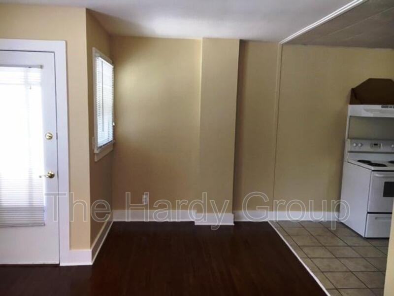413 3rd Ave Nw - Photo 5 of 9