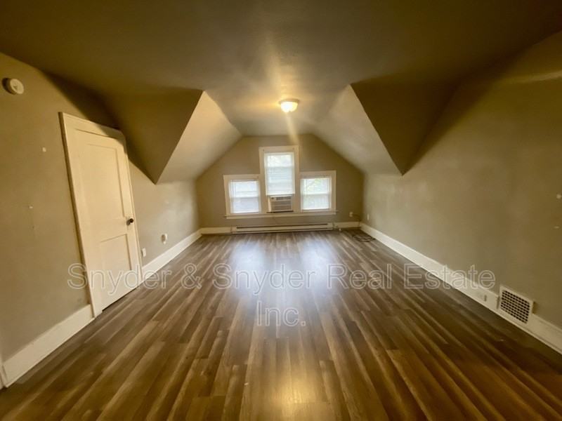 438 Crestwood Ave #3 - Photo 3 of 11
