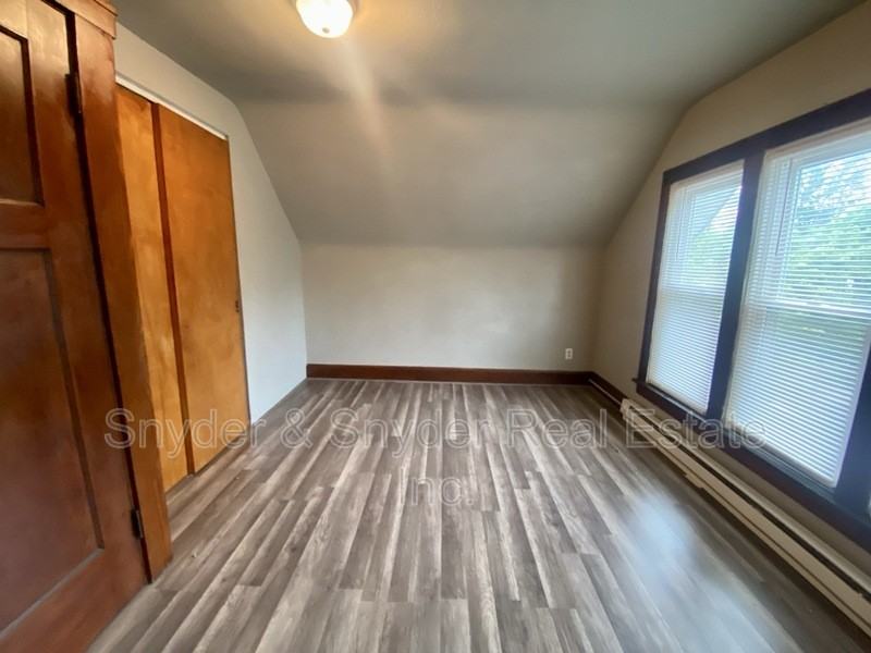 438 Crestwood Ave #3 - Photo 4 of 11