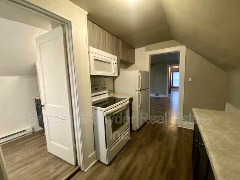 438 Crestwood Ave #3 - Photo 7 of 11