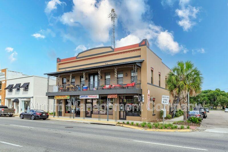 19 Harris St #209