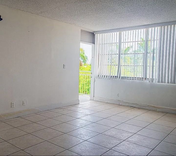 2025 Northeast 164th Street - Photo 6 of 15