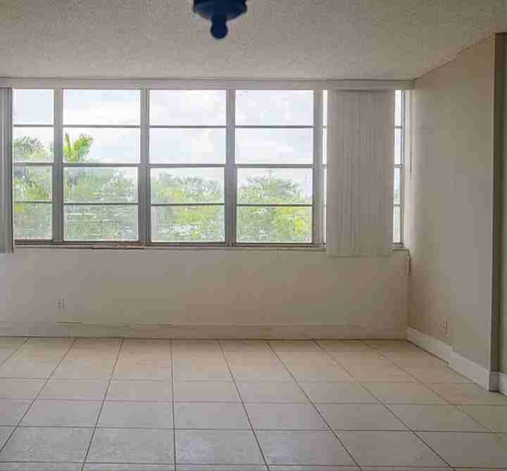 2025 Northeast 164th Street - Photo 7 of 15