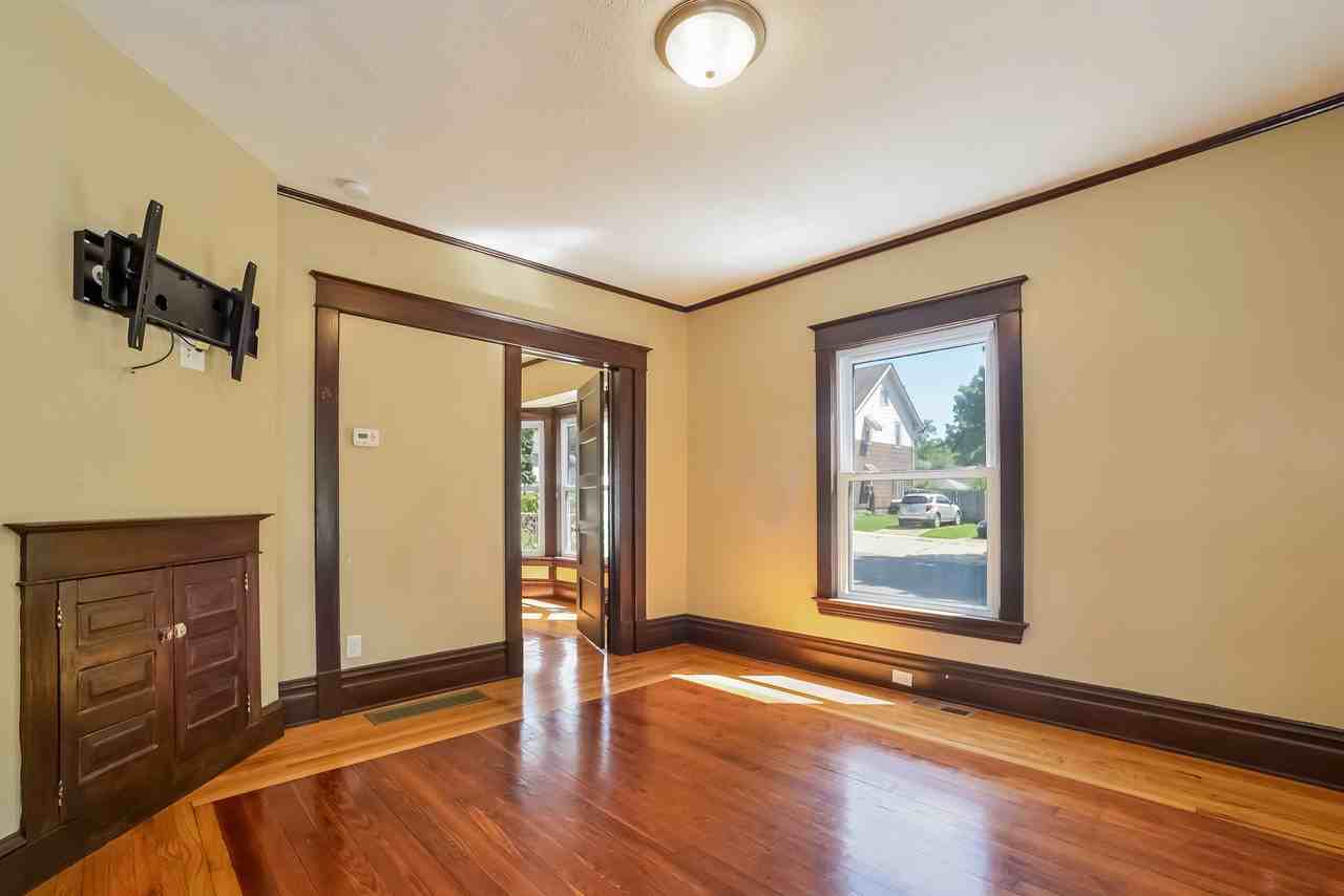 640 Lincoln Ave Nw #NA - Photo 4 of 27